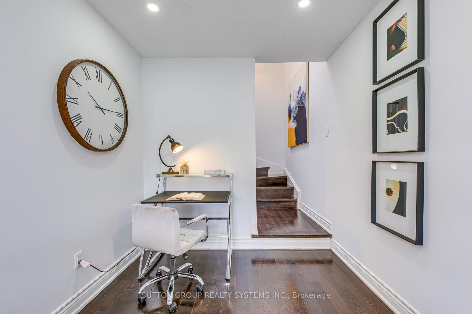 Photo 20 of 207 Winding Lane, Vaughan, Crestwood-Springfarm-Yorkhill — HOMEH