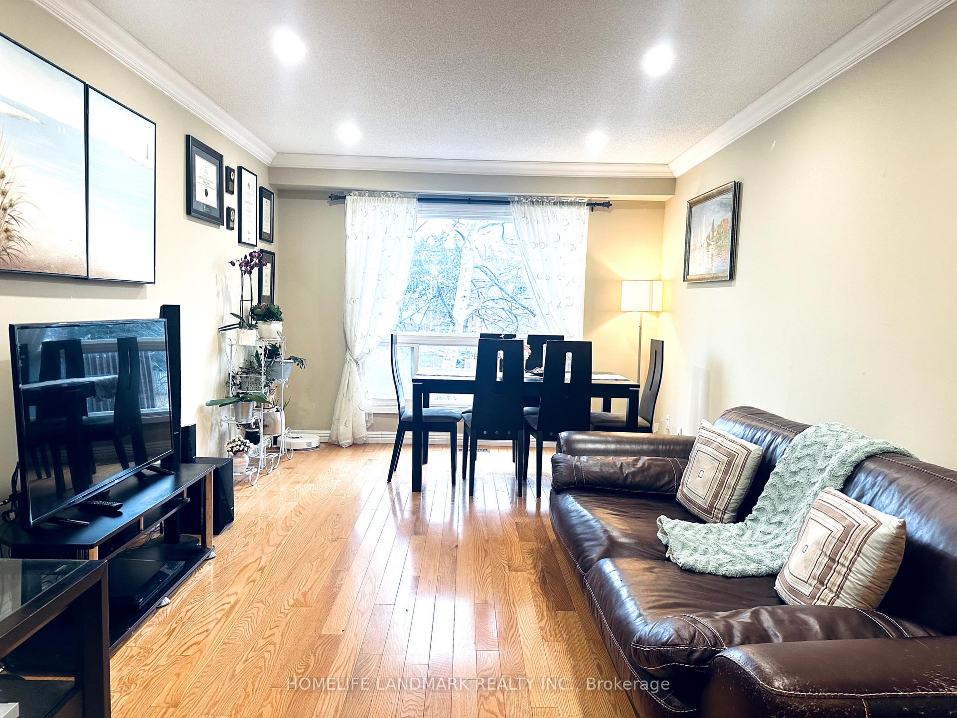 Photo 6 of 67 Foxglove Court, Markham, Unionville — HOMEH