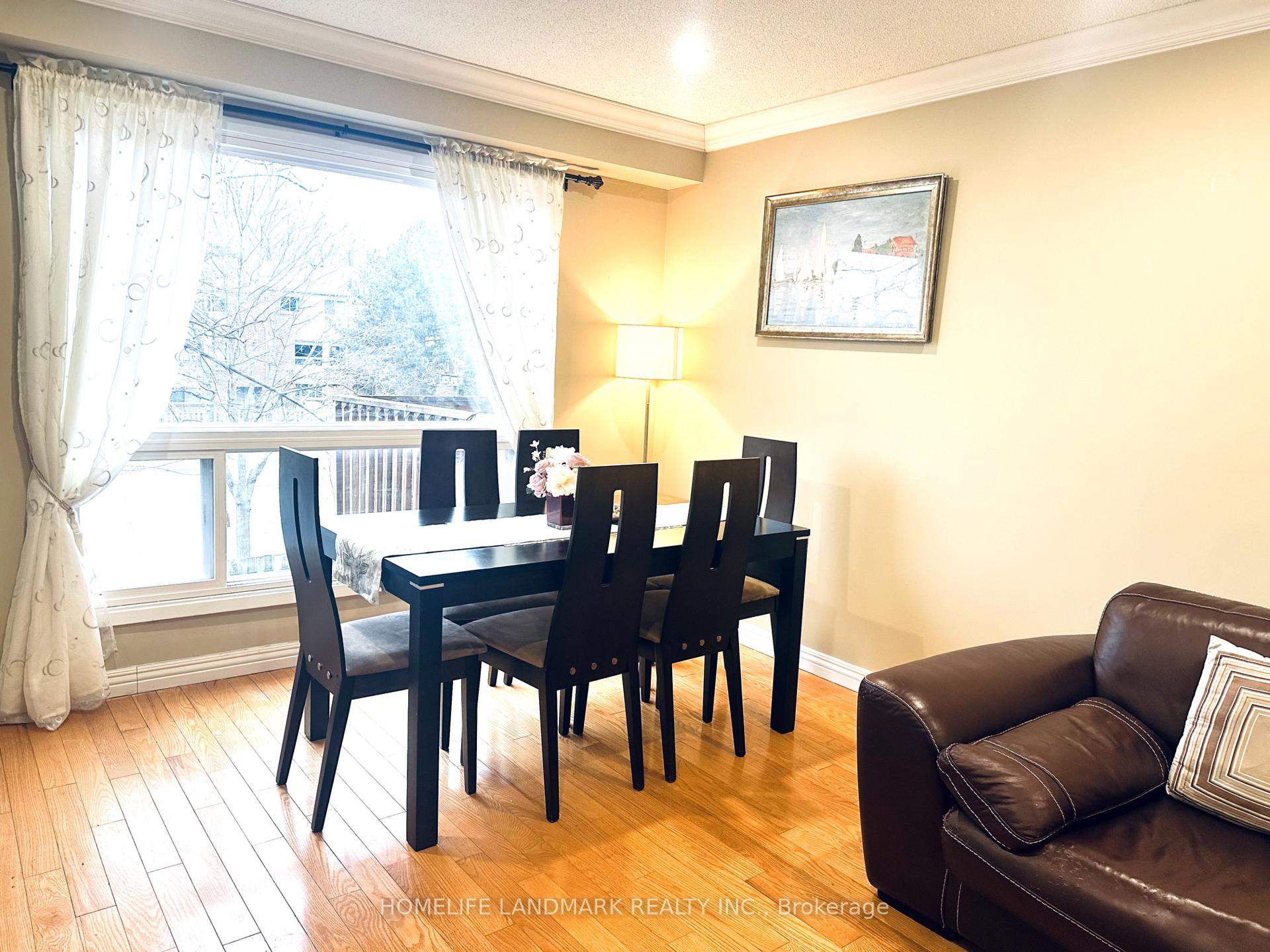 Photo 7 of 67 Foxglove Court, Markham, Unionville — HOMEH