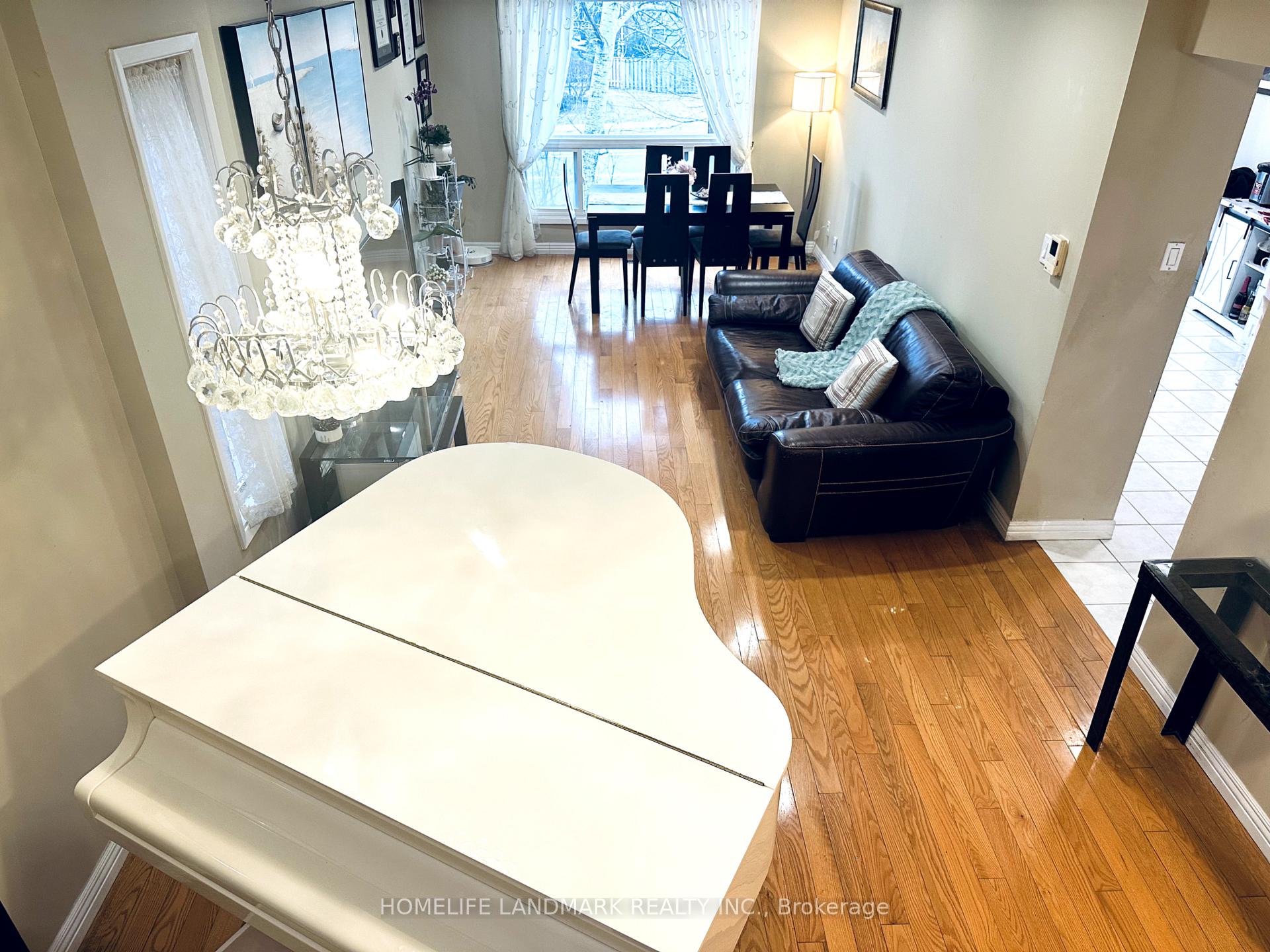 Photo 9 of 67 Foxglove Court, Markham, Unionville — HOMEH
