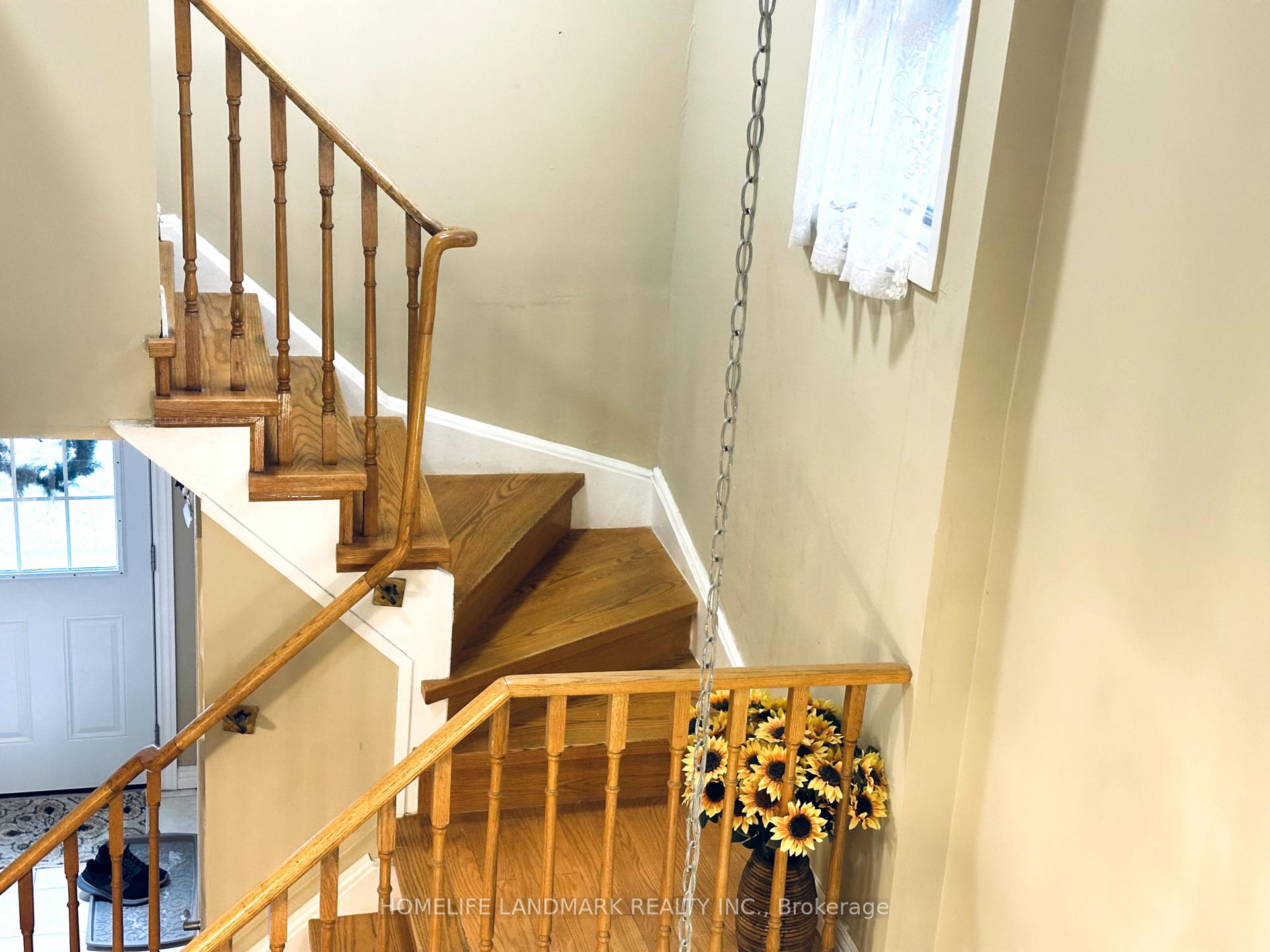 Photo 10 of 67 Foxglove Court, Markham, Unionville — HOMEH