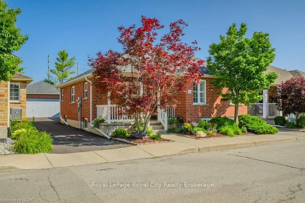 Photo 2 of Unit 13, 461 Columbia Street W, Waterloo, Upper Beechwood — HOMEH