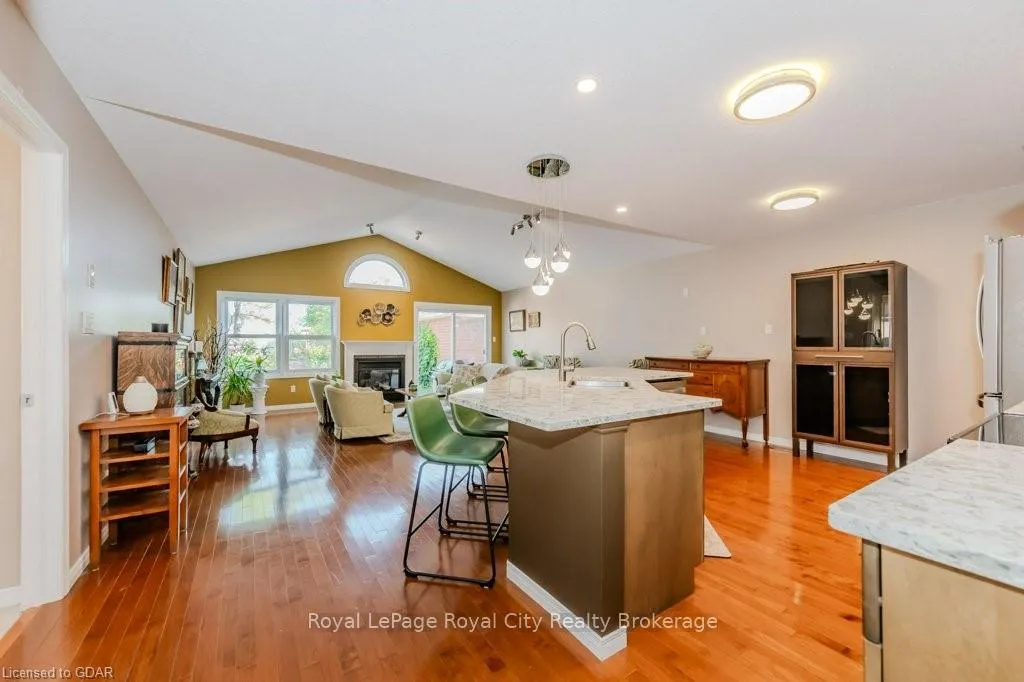 Photo 7 of Unit 13, 461 Columbia Street W, Waterloo, Upper Beechwood — HOMEH