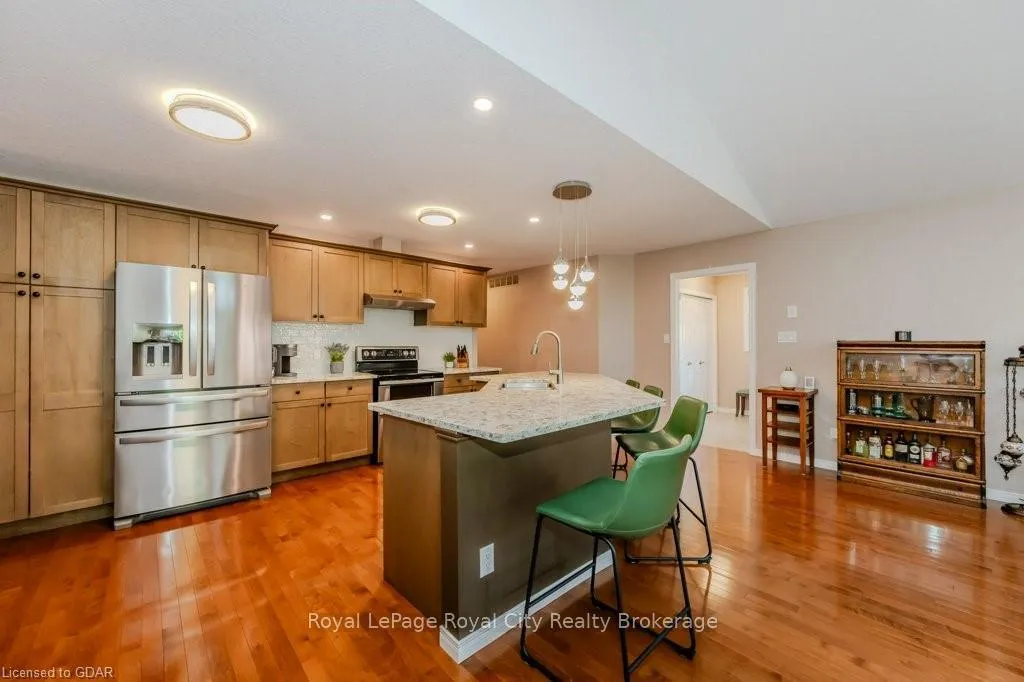 Photo 10 of Unit 13, 461 Columbia Street W, Waterloo, Upper Beechwood — HOMEH