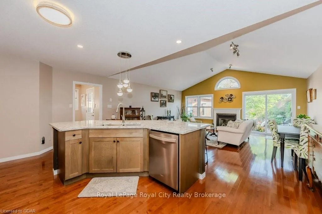 Photo 12 of Unit 13, 461 Columbia Street W, Waterloo, Upper Beechwood — HOMEH