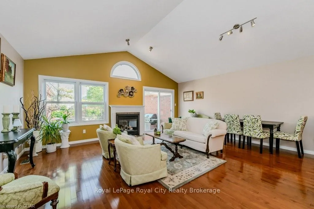 Photo 13 of Unit 13, 461 Columbia Street W, Waterloo, Upper Beechwood — HOMEH