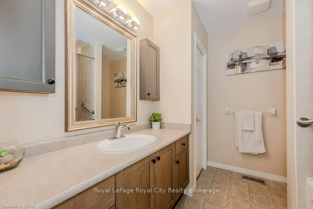 Photo 18 of Unit 13, 461 Columbia Street W, Waterloo, Upper Beechwood — HOMEH