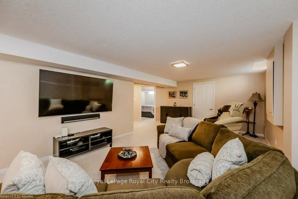 Photo 24 of Unit 13, 461 Columbia Street W, Waterloo, Upper Beechwood — HOMEH