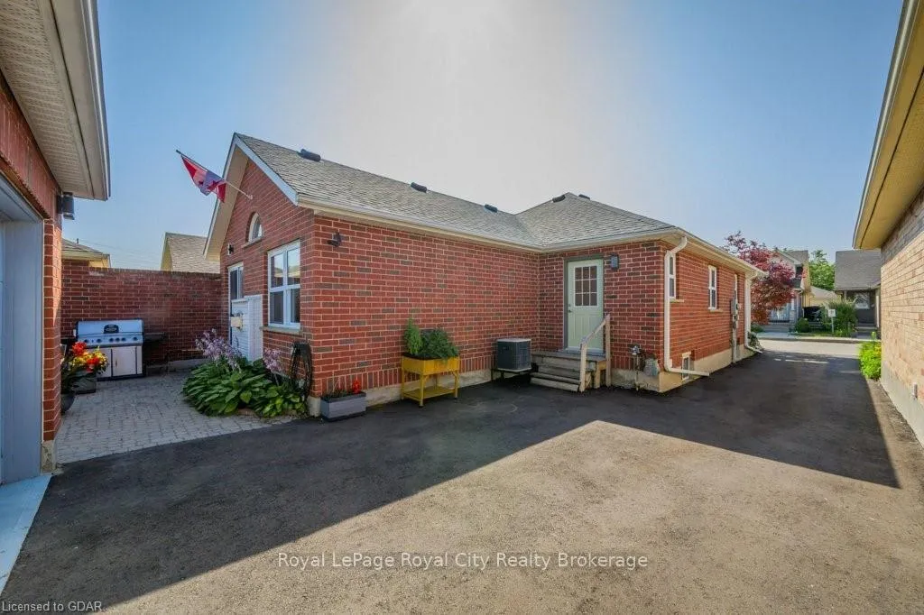 Photo 33 of Unit 13, 461 Columbia Street W, Waterloo, Upper Beechwood — HOMEH