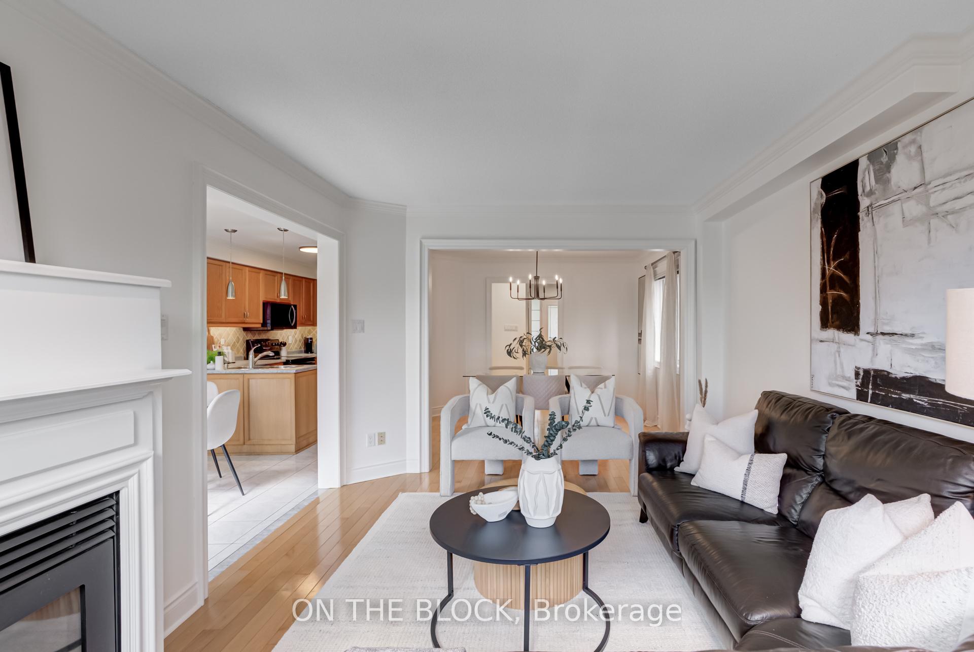 Photo 8 of 213 Rosanna Crescent, Vaughan, Maple — HOMEH