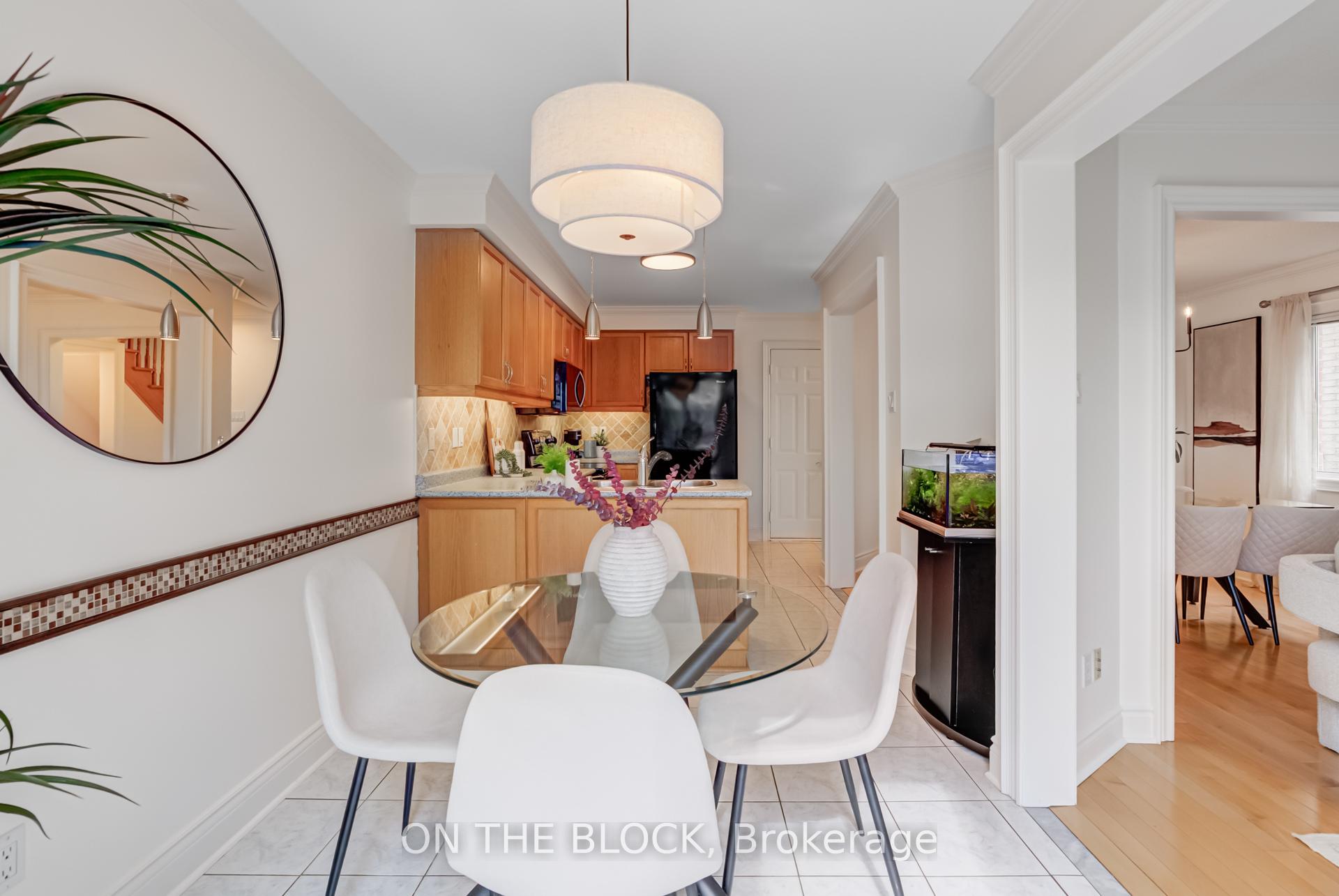 Photo 10 of 213 Rosanna Crescent, Vaughan, Maple — HOMEH
