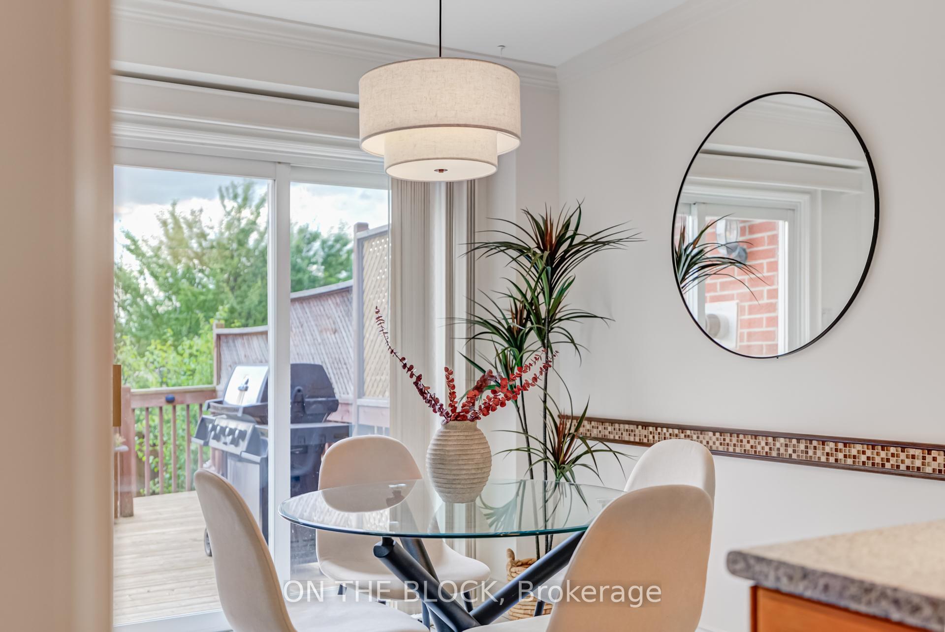 Photo 15 of 213 Rosanna Crescent, Vaughan, Maple — HOMEH
