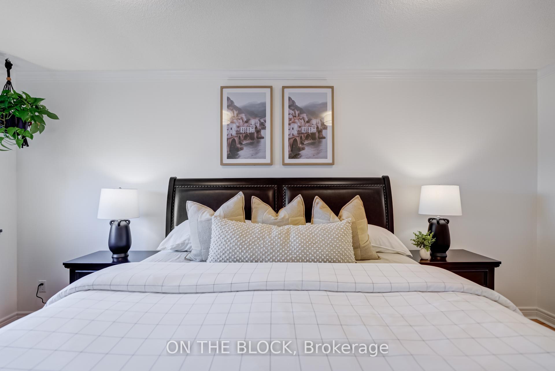 Photo 20 of 213 Rosanna Crescent, Vaughan, Maple — HOMEH
