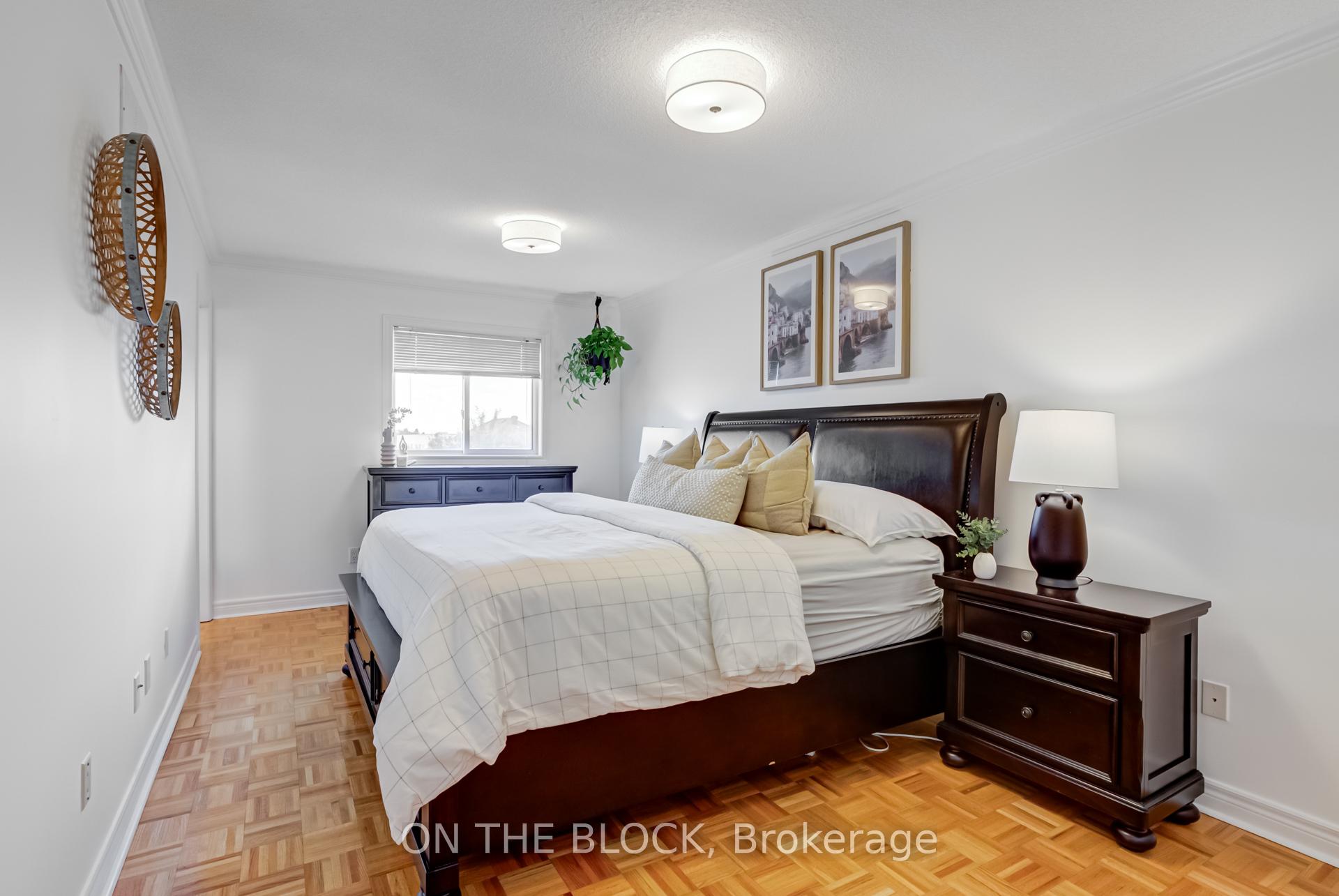 Photo 21 of 213 Rosanna Crescent, Vaughan, Maple — HOMEH