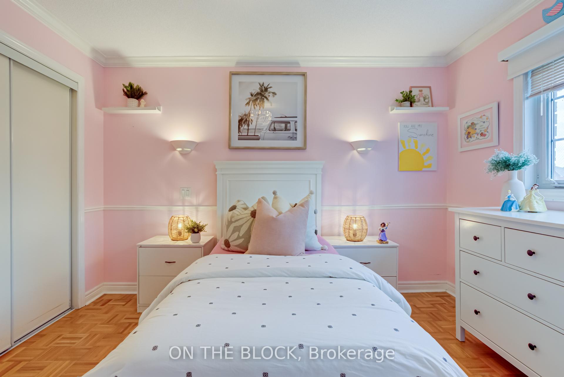 Photo 24 of 213 Rosanna Crescent, Vaughan, Maple — HOMEH