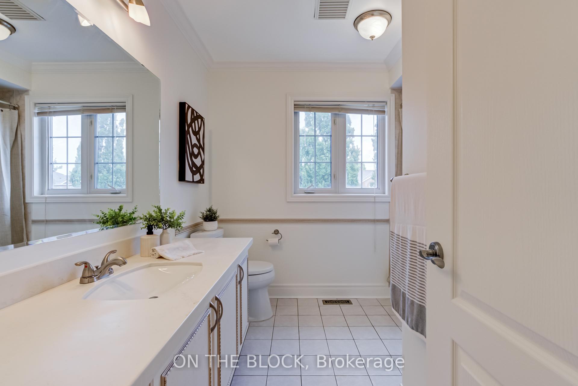 Photo 28 of 213 Rosanna Crescent, Vaughan, Maple — HOMEH