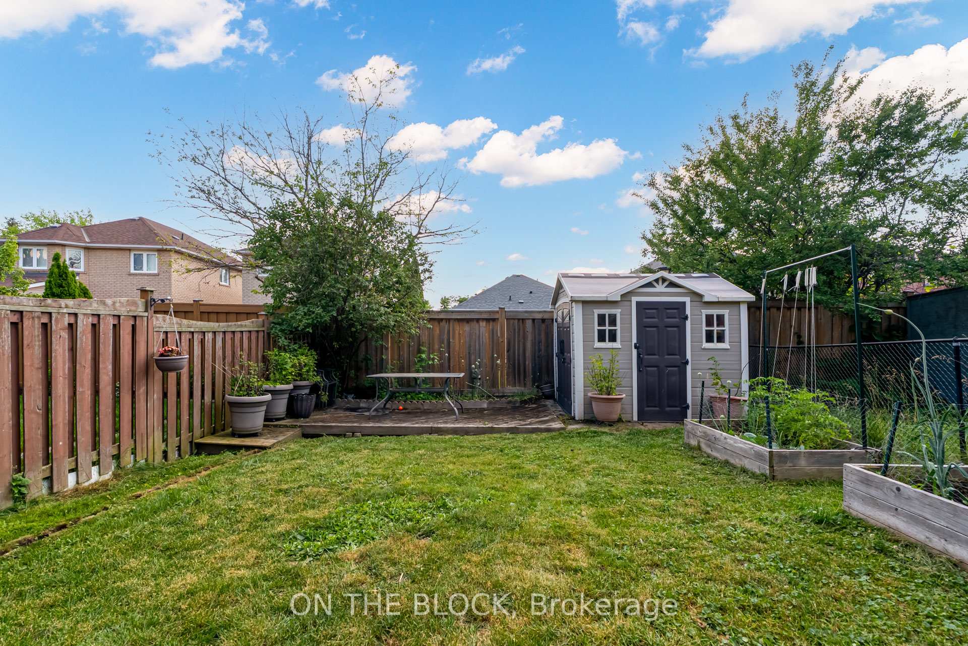 Photo 38 of 213 Rosanna Crescent, Vaughan, Maple — HOMEH