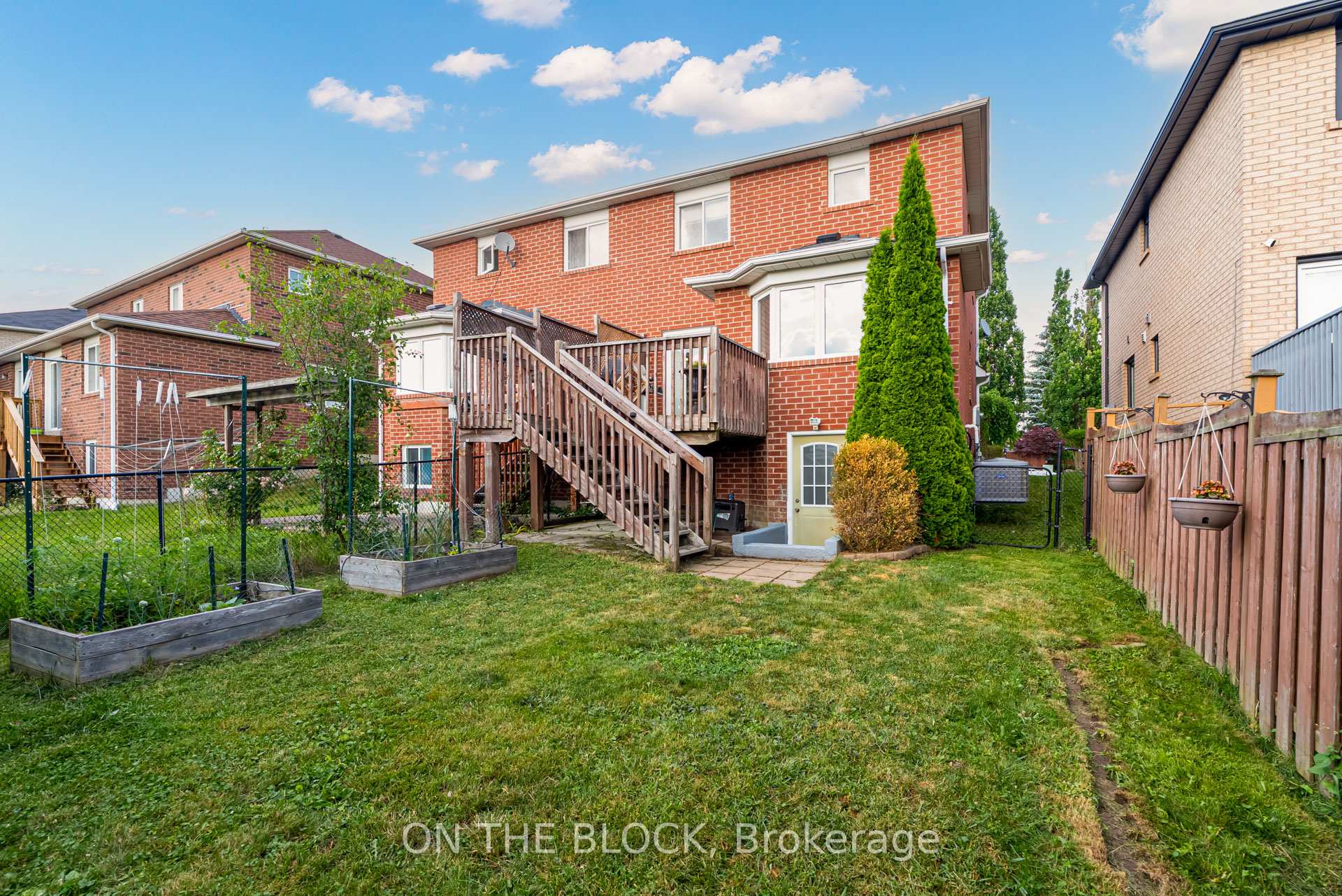 Photo 41 of 213 Rosanna Crescent, Vaughan, Maple — HOMEH