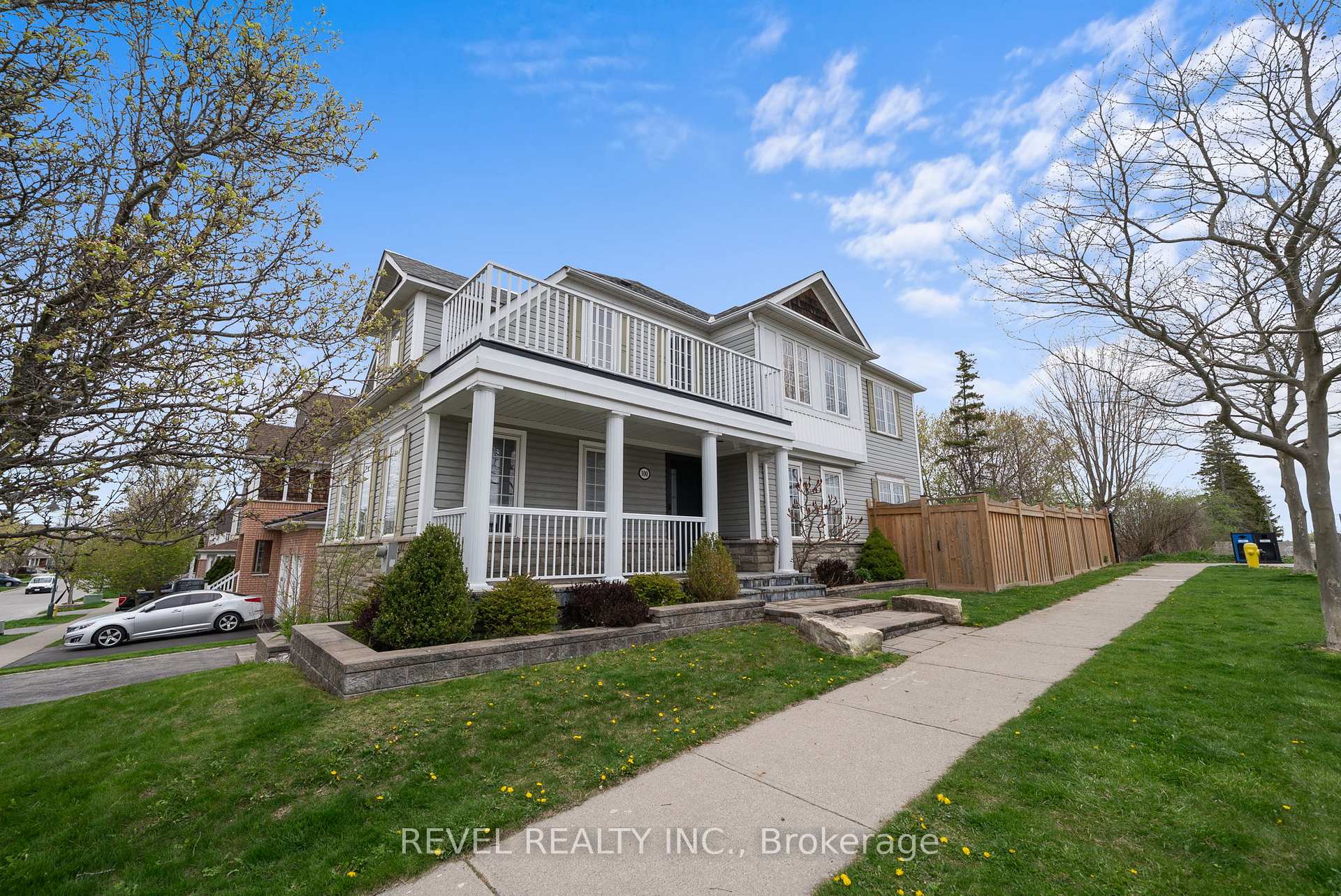 Photo 4 of 100 Ashbury Boulevard, Ajax, South East — HOMEH