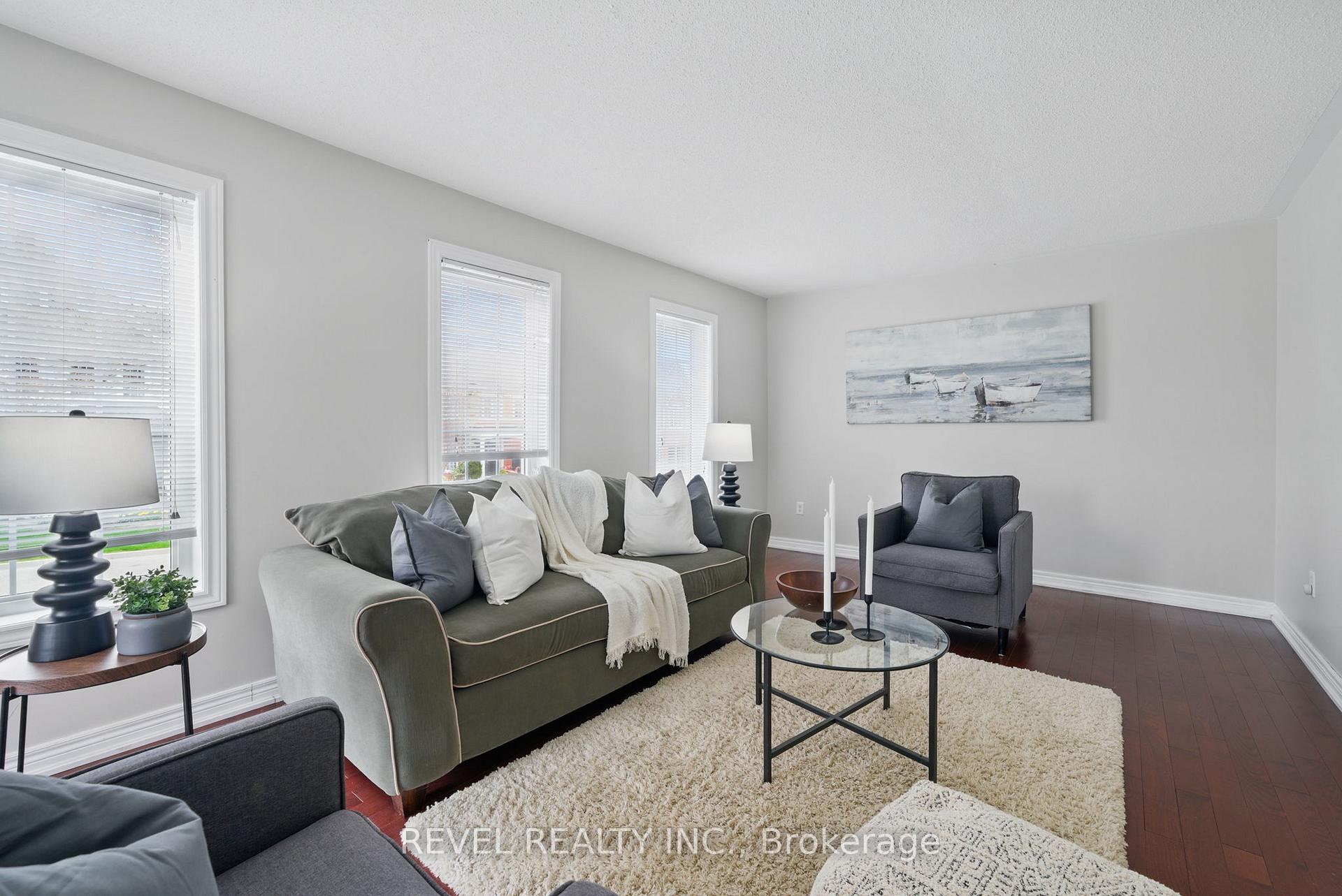Photo 10 of 100 Ashbury Boulevard, Ajax, South East — HOMEH