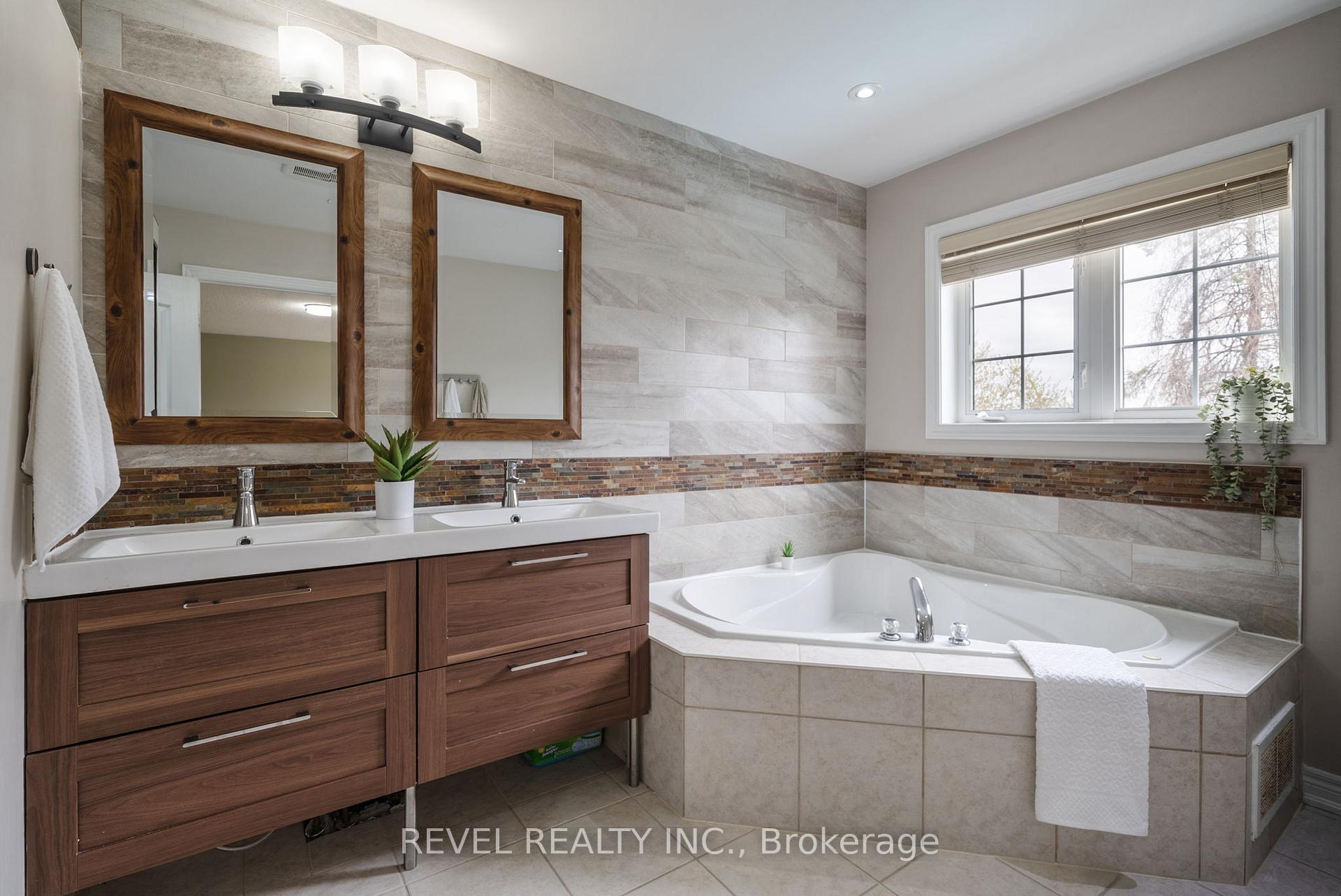 Photo 44 of 100 Ashbury Boulevard, Ajax, South East — HOMEH