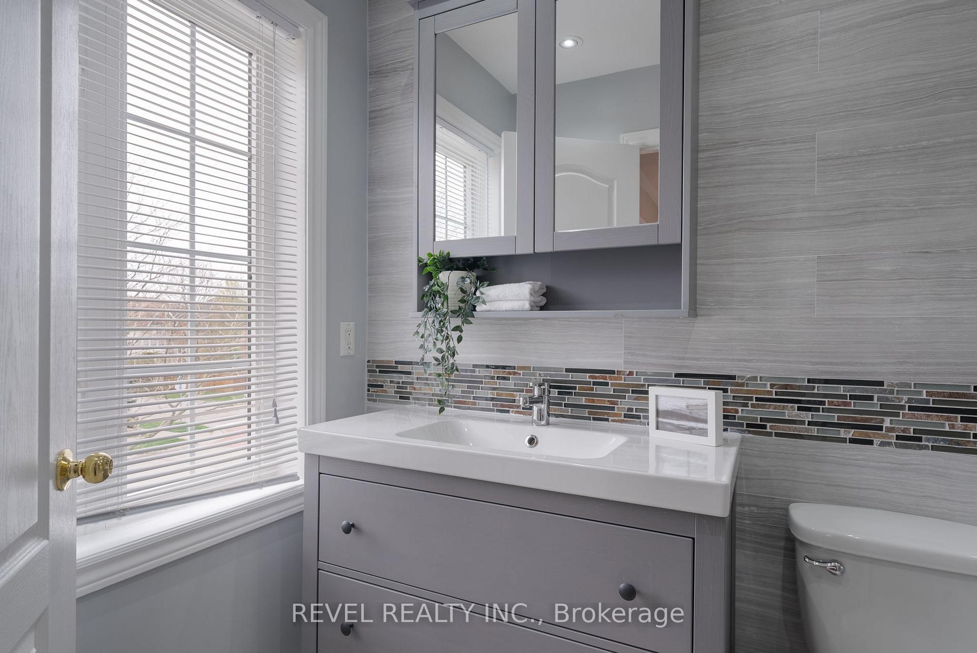 Photo 33 of 100 Ashbury Boulevard, Ajax, South East — HOMEH