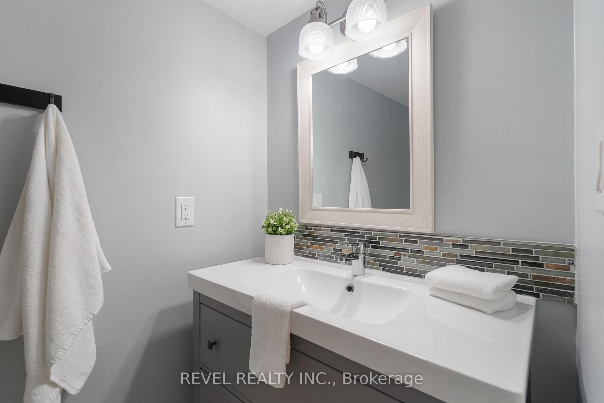 Photo 40 of 100 Ashbury Boulevard, Ajax, South East — HOMEH