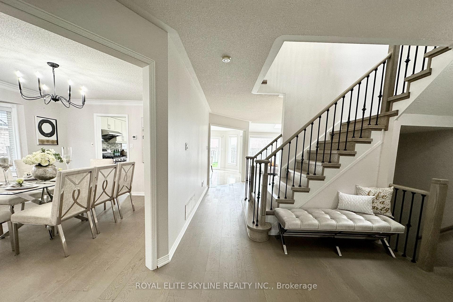 Photo 12 of 144 Manhattan Drive, Markham, Markville — HOMEH