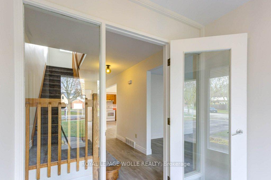 Photo 3 of 395 Westridge Drive, Waterloo — HOMEH