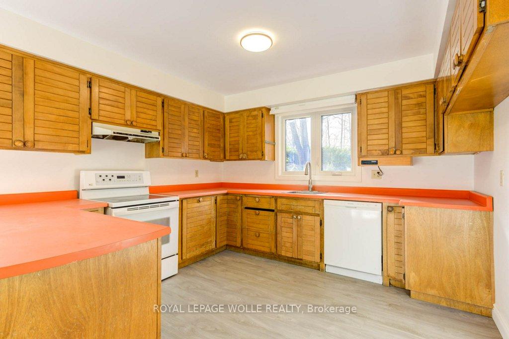 Photo 8 of 395 Westridge Drive, Waterloo — HOMEH