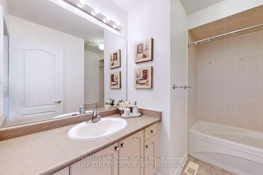 Photo 19 of 70 Goldenwood Crescent, Markham, Greensborough — HOMEH