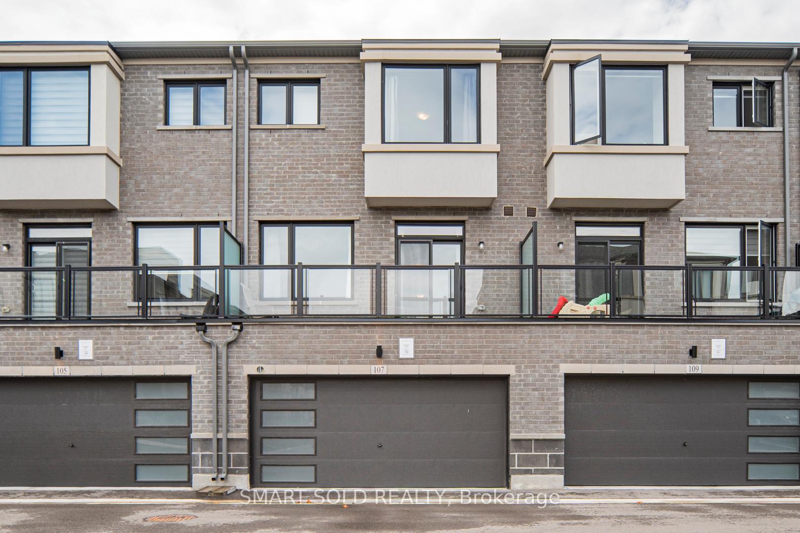Photo 2 of 107 Crimson Forest Drive, Vaughan, Patterson — HOMEH