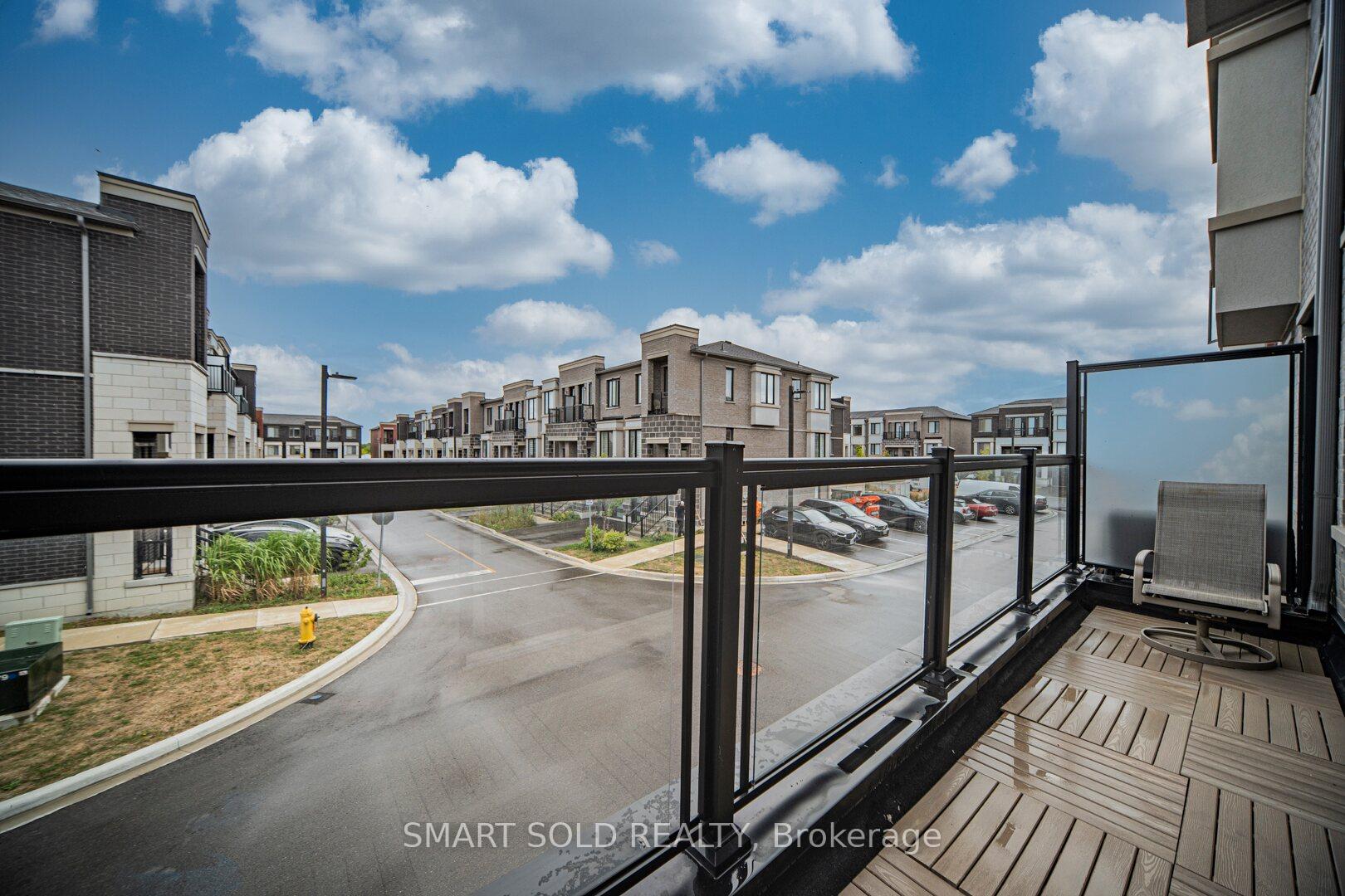 Photo 3 of 107 Crimson Forest Drive, Vaughan, Patterson — HOMEH