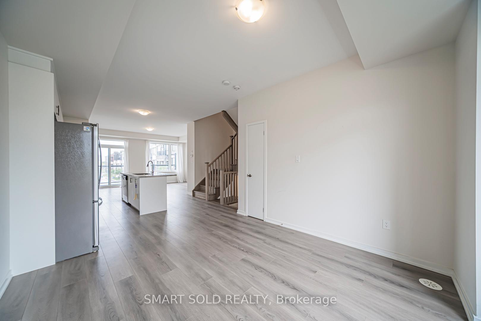 Photo 7 of 107 Crimson Forest Drive, Vaughan, Patterson — HOMEH