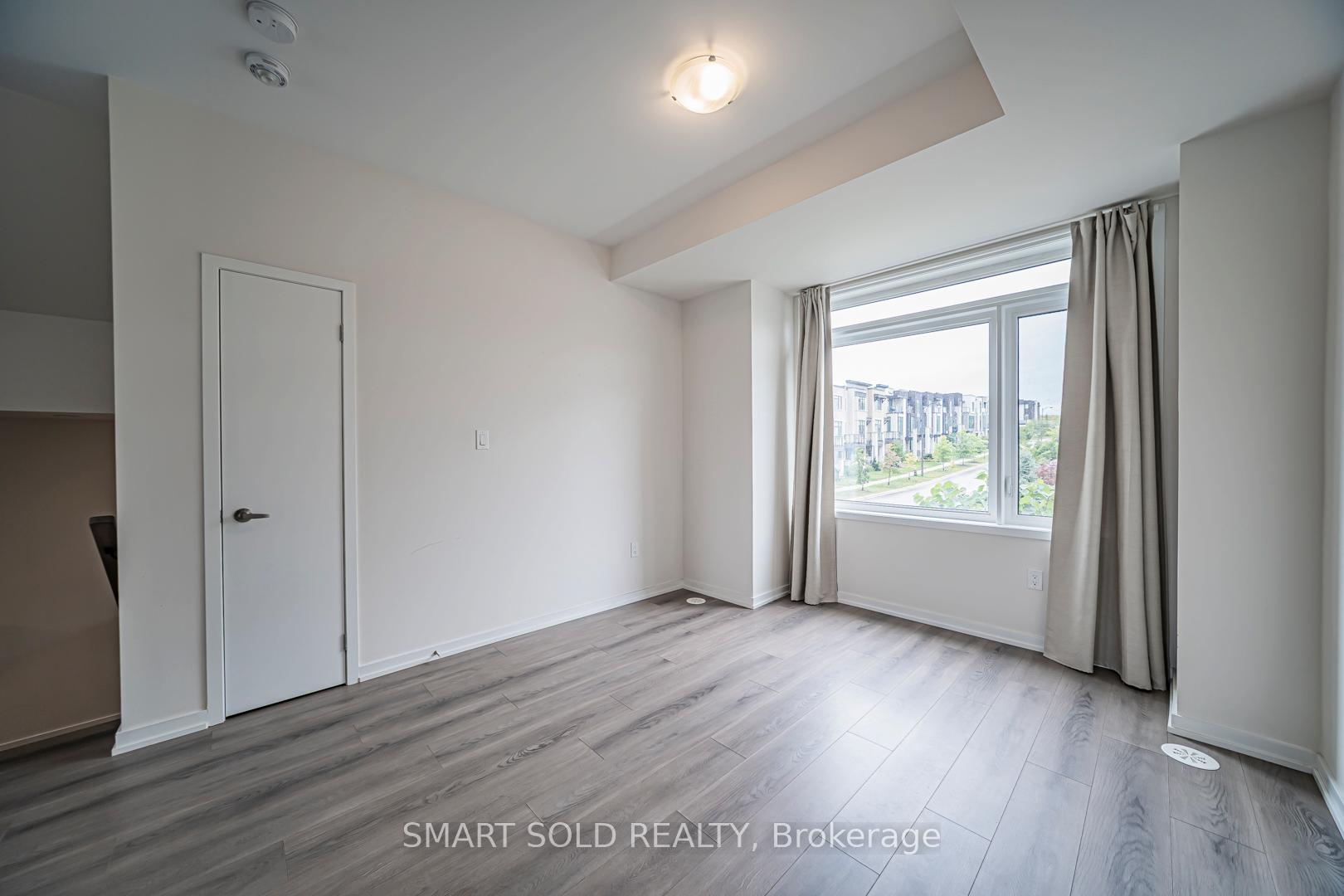 Photo 8 of 107 Crimson Forest Drive, Vaughan, Patterson — HOMEH