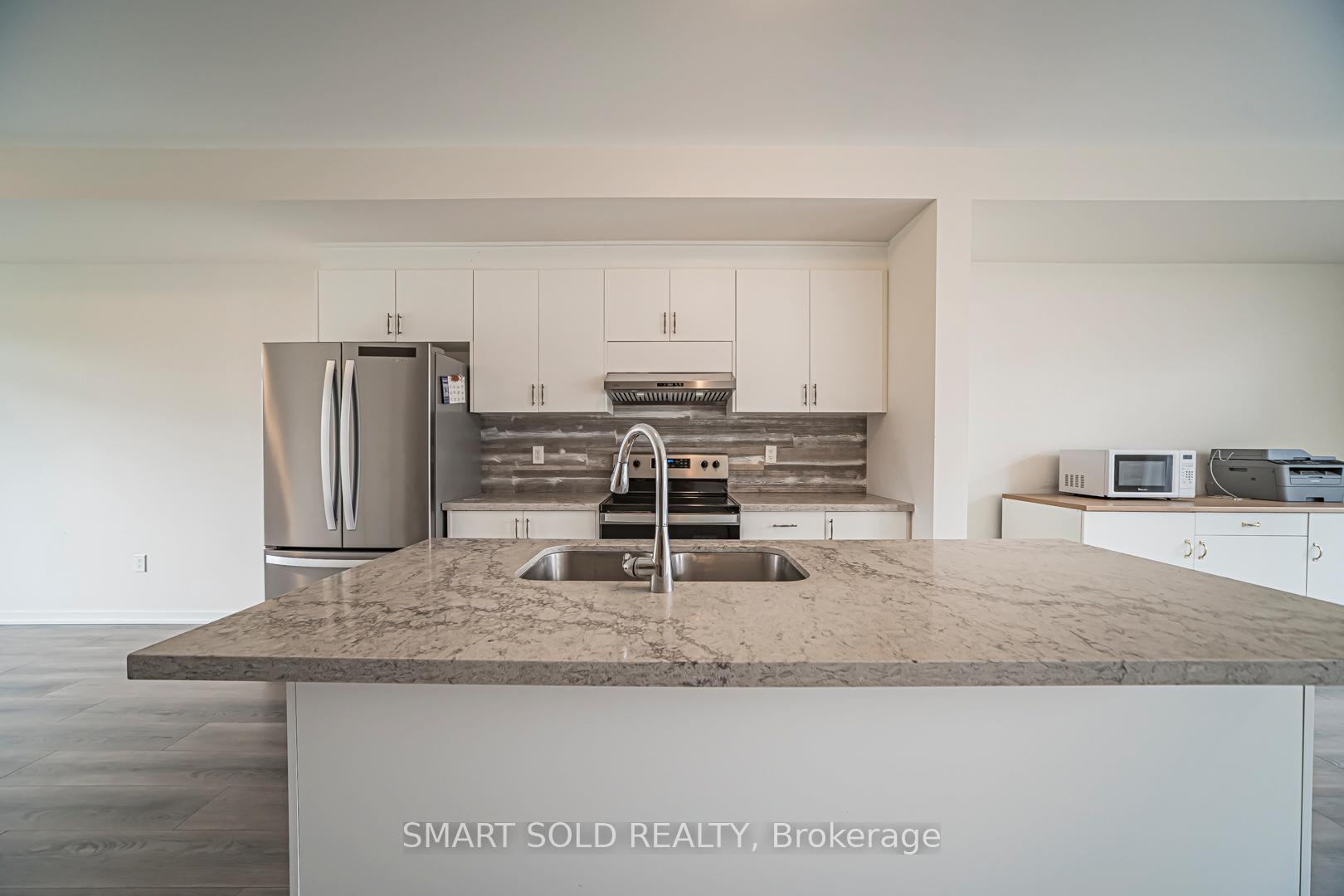 Photo 9 of 107 Crimson Forest Drive, Vaughan, Patterson — HOMEH