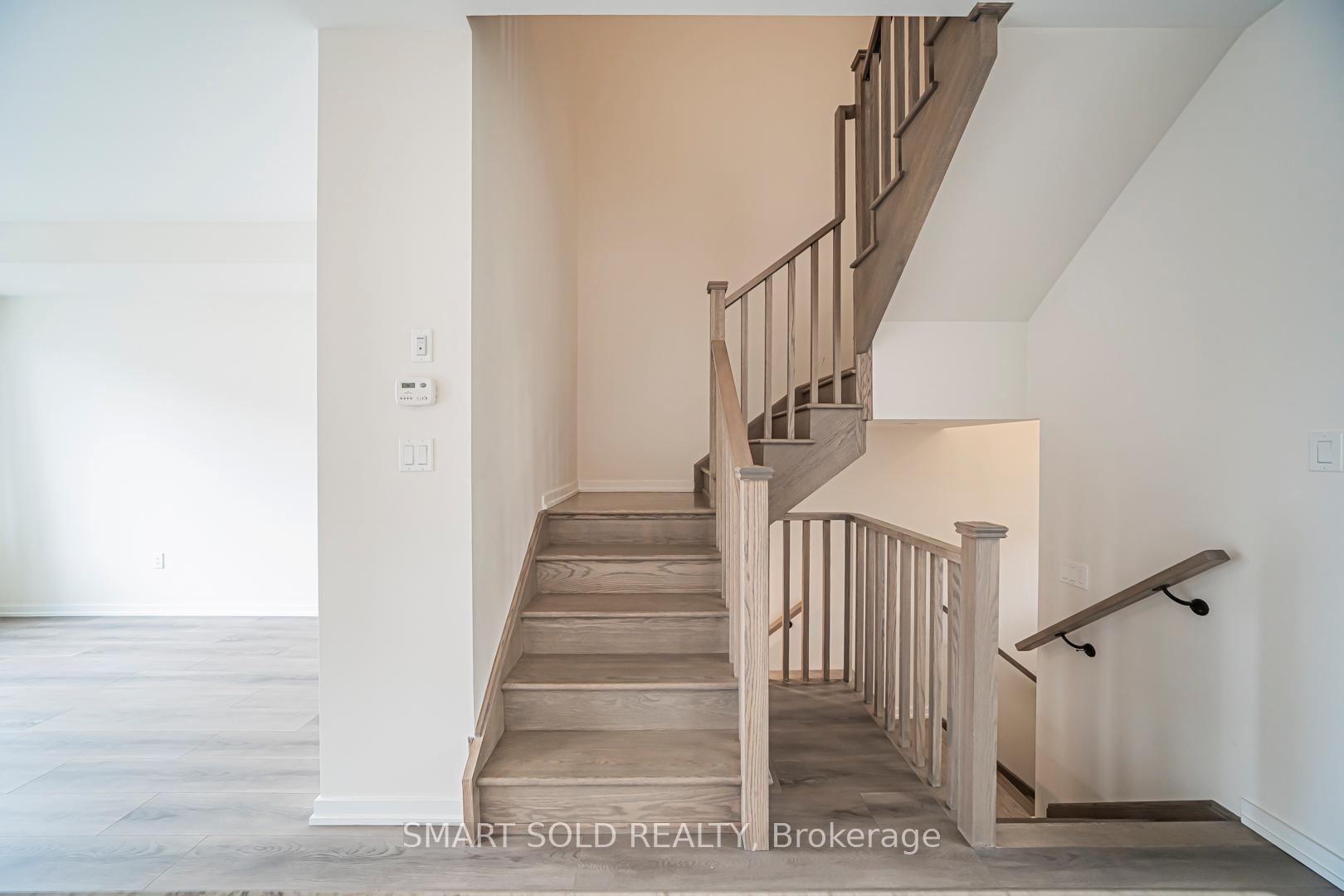 Photo 12 of 107 Crimson Forest Drive, Vaughan, Patterson — HOMEH