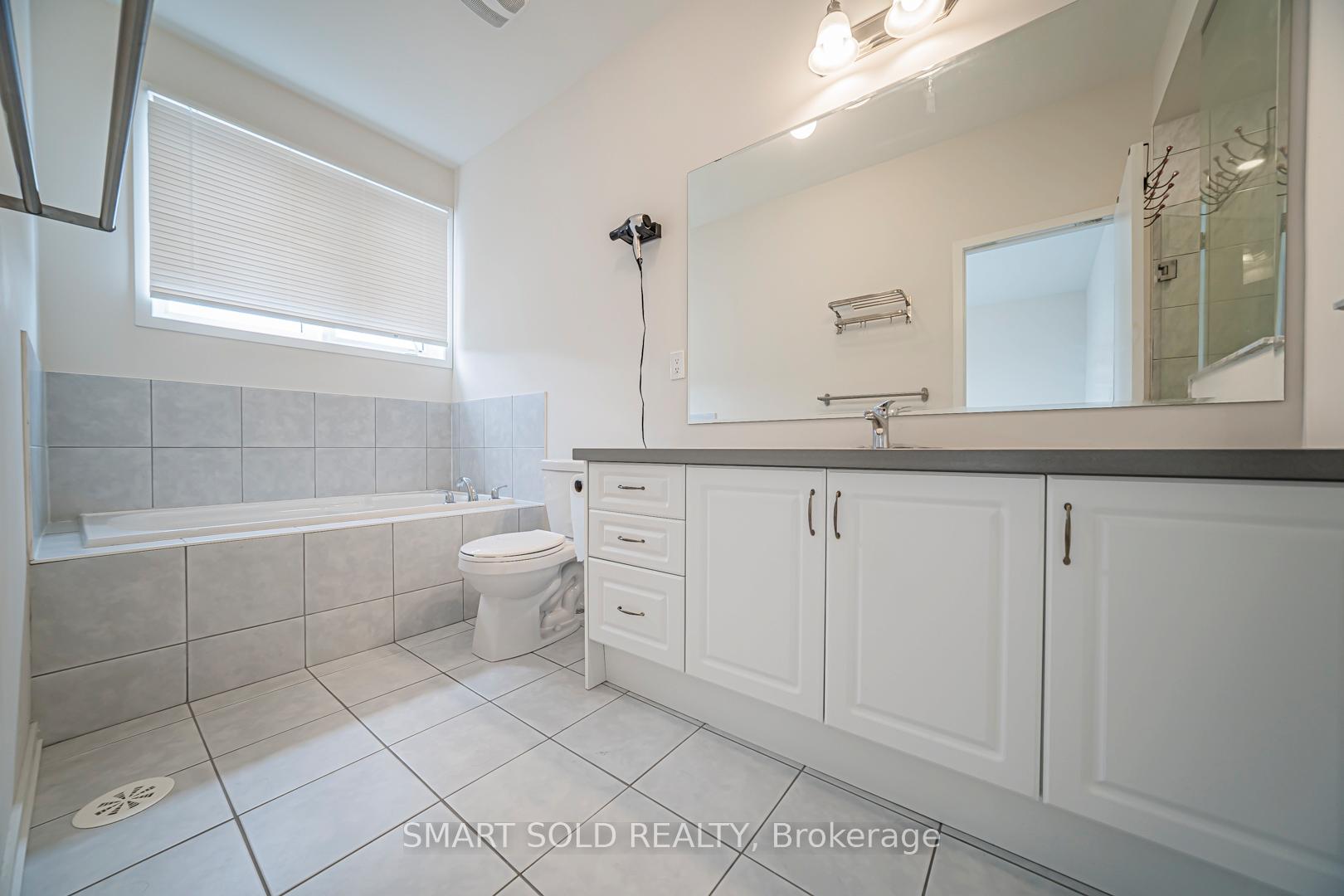 Photo 17 of 107 Crimson Forest Drive, Vaughan, Patterson — HOMEH