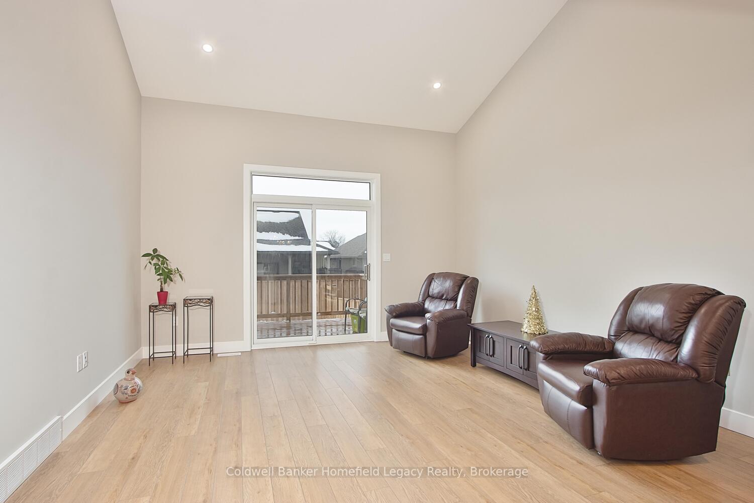 Photo 6 of Unit C, 224 Thames Avenue, West Perth, Mitchell — HOMEH
