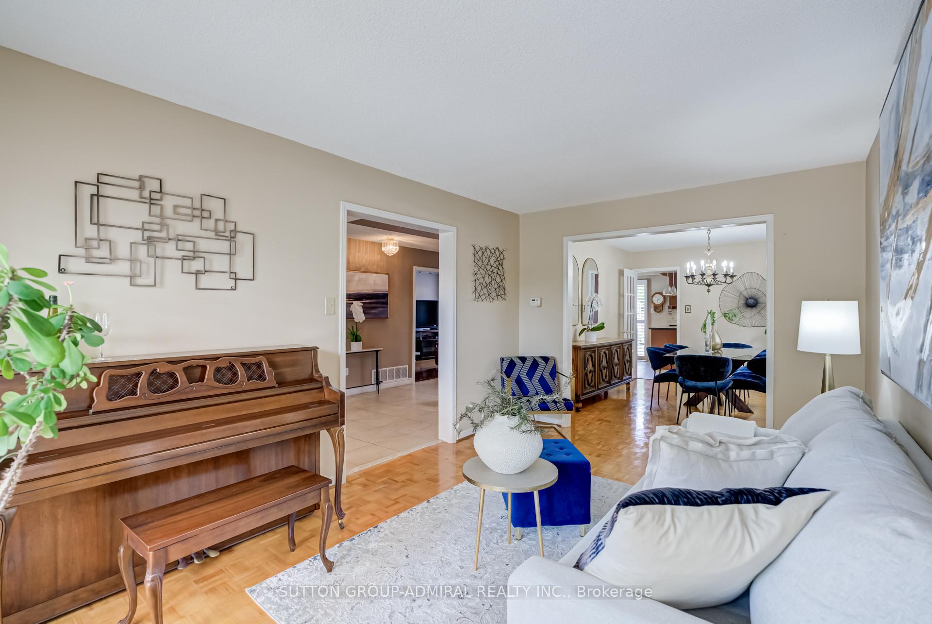 Photo 2 of 393 Aberdeen Avenue, Vaughan, East Woodbridge — HOMEH