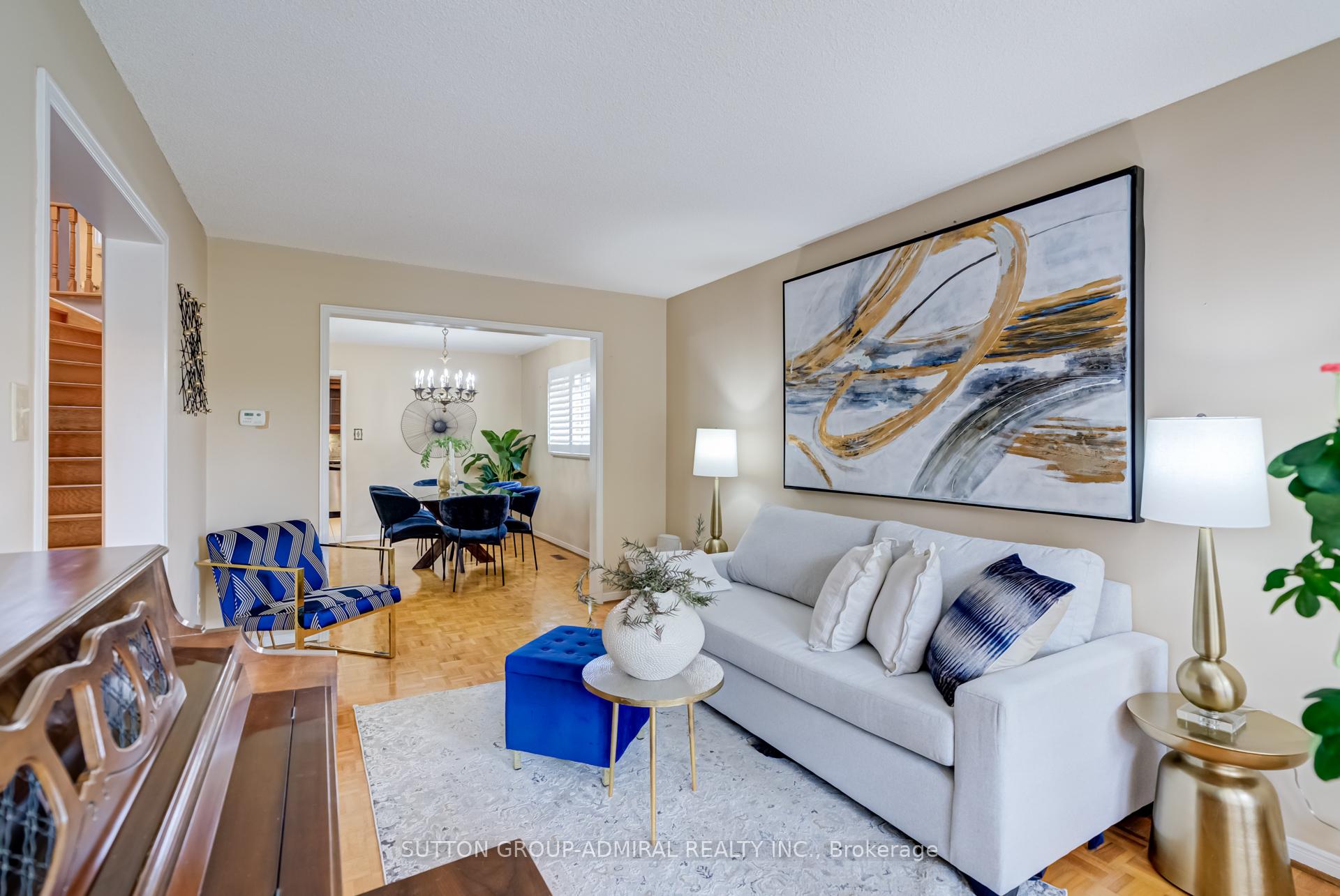 Photo 3 of 393 Aberdeen Avenue, Vaughan, East Woodbridge — HOMEH