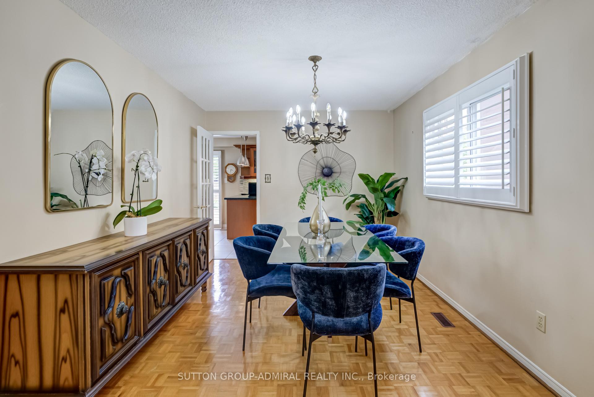 Photo 4 of 393 Aberdeen Avenue, Vaughan, East Woodbridge — HOMEH