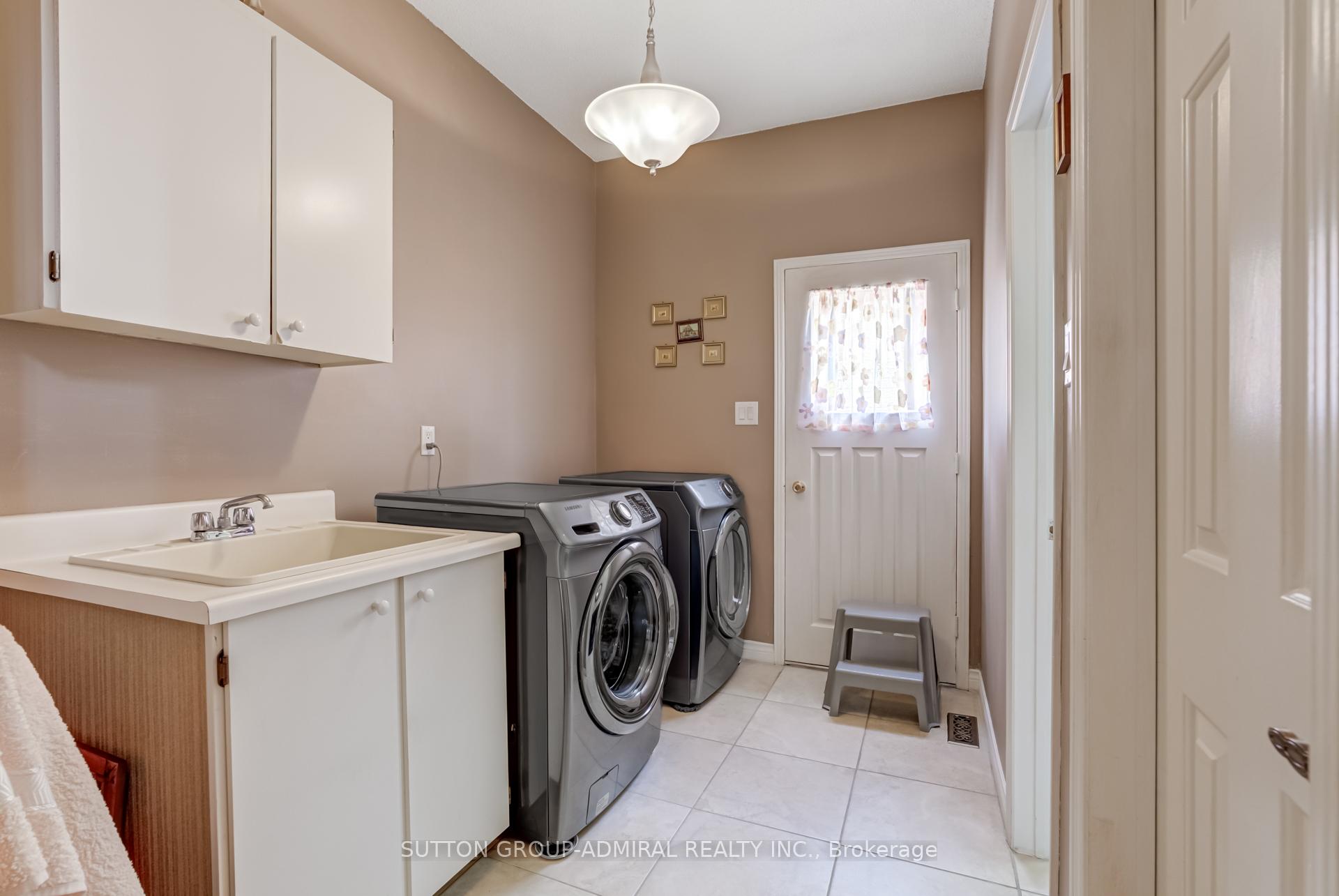 Photo 14 of 393 Aberdeen Avenue, Vaughan, East Woodbridge — HOMEH