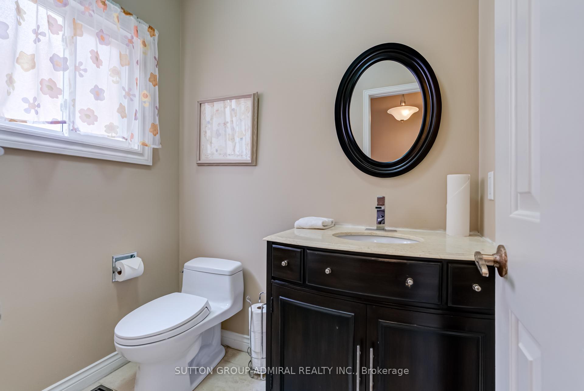 Photo 15 of 393 Aberdeen Avenue, Vaughan, East Woodbridge — HOMEH