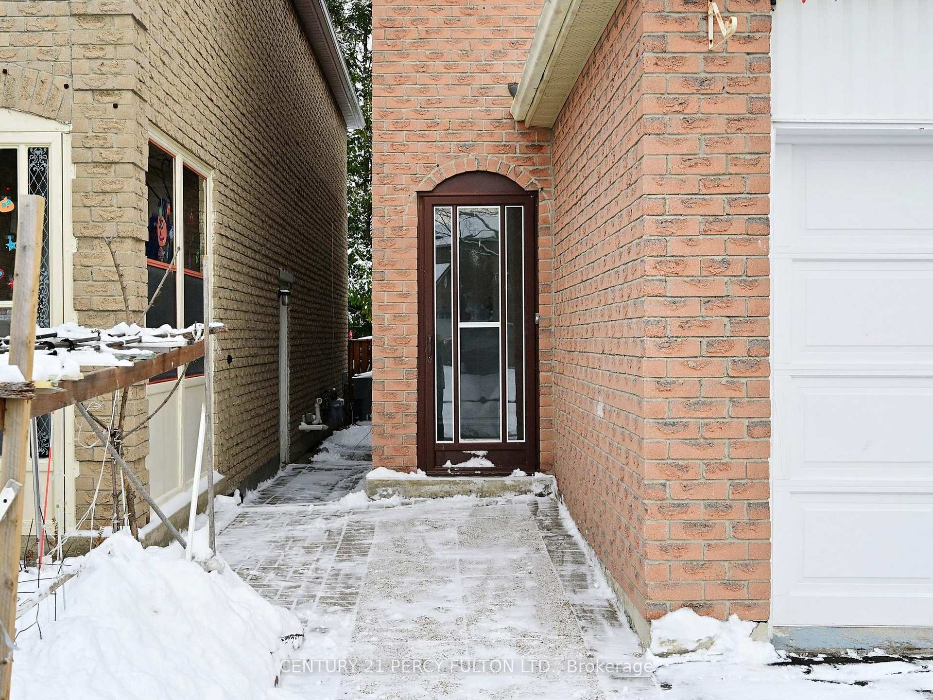 Photo 2 of 43 William Honey Crescent, Markham, Middlefield — HOMEH