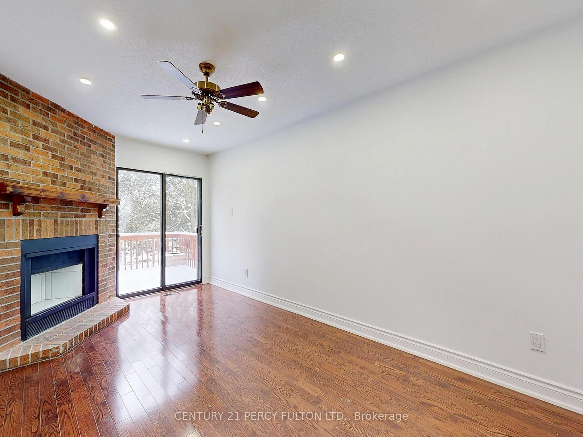 Photo 5 of 43 William Honey Crescent, Markham, Middlefield — HOMEH