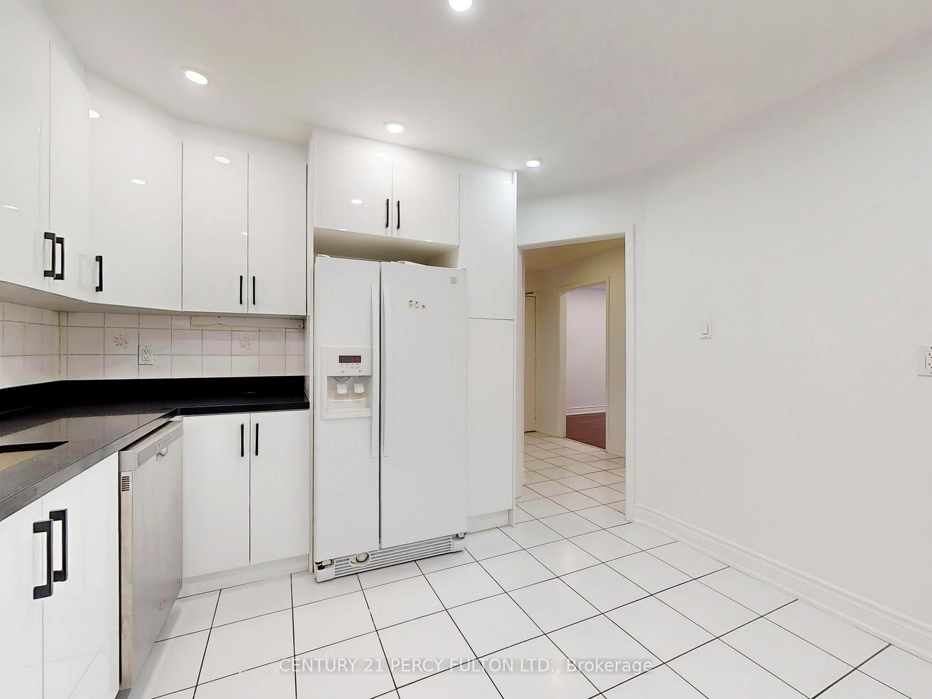 Photo 9 of 43 William Honey Crescent, Markham, Middlefield — HOMEH