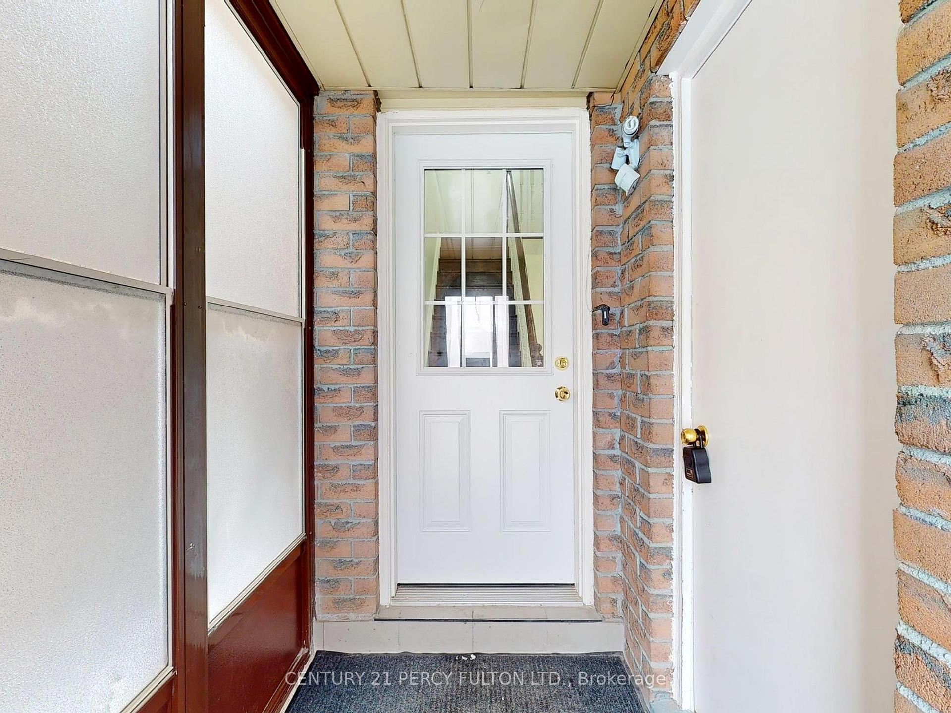 Photo 12 of 43 William Honey Crescent, Markham, Middlefield — HOMEH