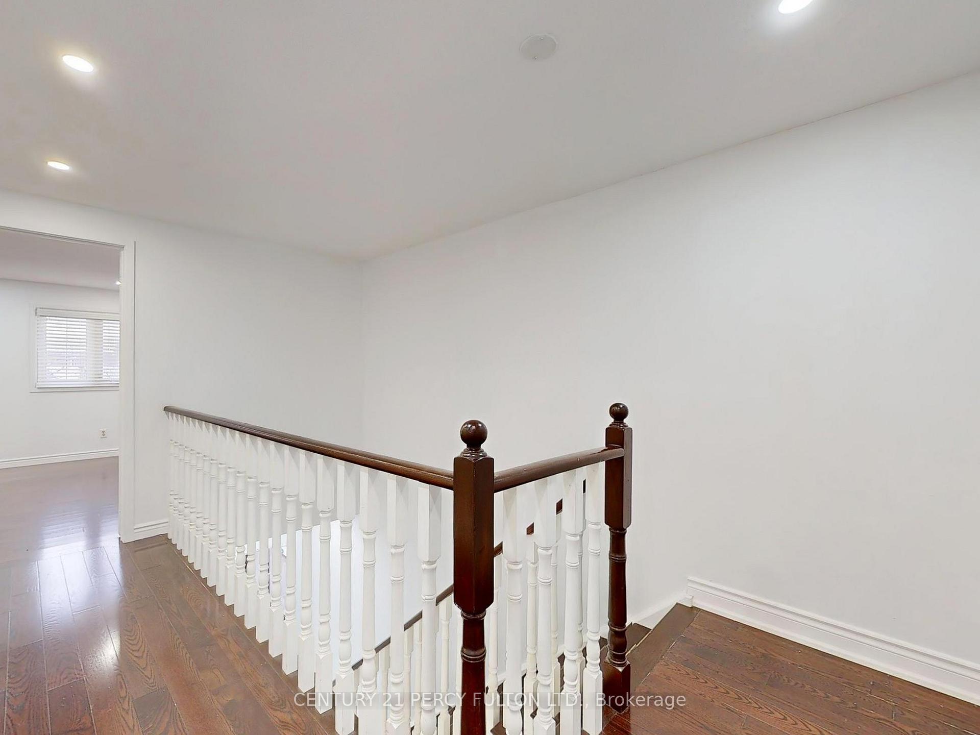 Photo 14 of 43 William Honey Crescent, Markham, Middlefield — HOMEH