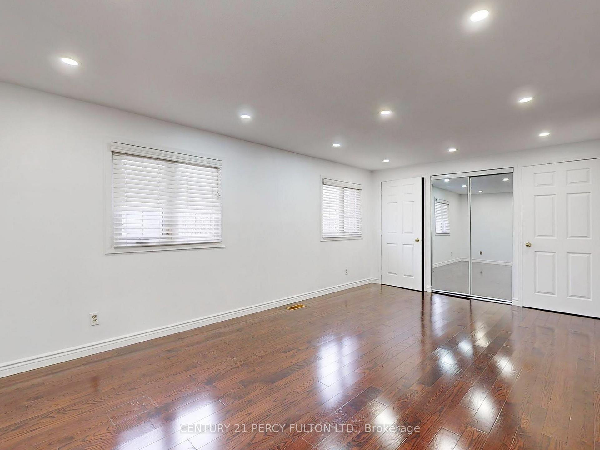 Photo 15 of 43 William Honey Crescent, Markham, Middlefield — HOMEH